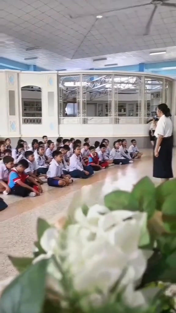 กิจกรรมต้อนรับนักเรียน ม.1 อย่างอบอุ่น